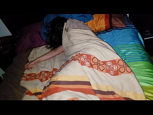❤️ Vicfilo kritikante sian junan duonpatrinon dum ŝi dormas. ❤️ Nur porno ĉe eo.tubsexer-porn.ru
